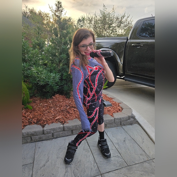 Let's Chill And Sell Some Stuff...or Window Shop And Chat! Just Come On! - Picture 2 of 12